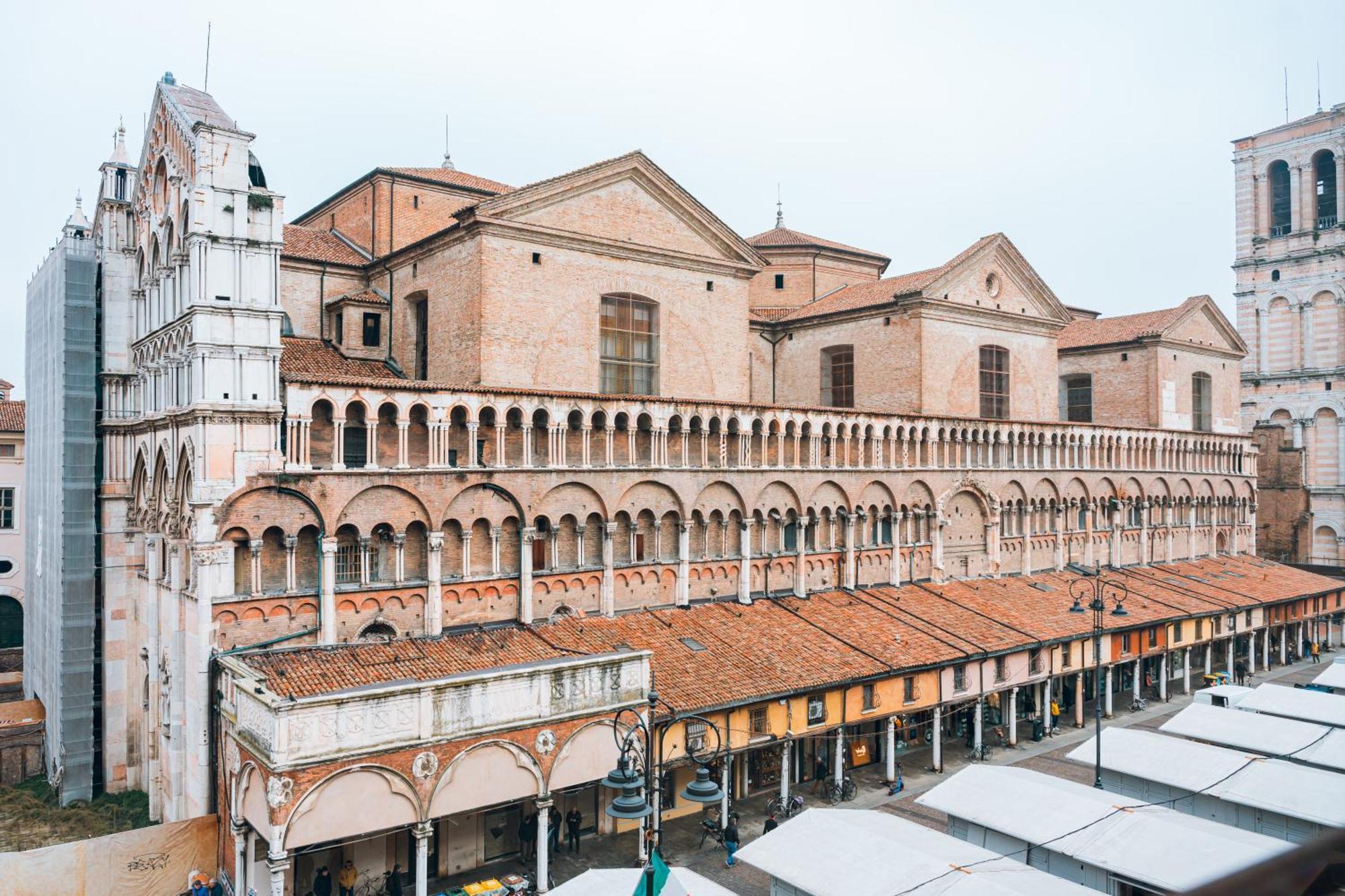 Hotel Torre Della Vittoria 1928 แฟร์รารา ภายนอก รูปภาพ